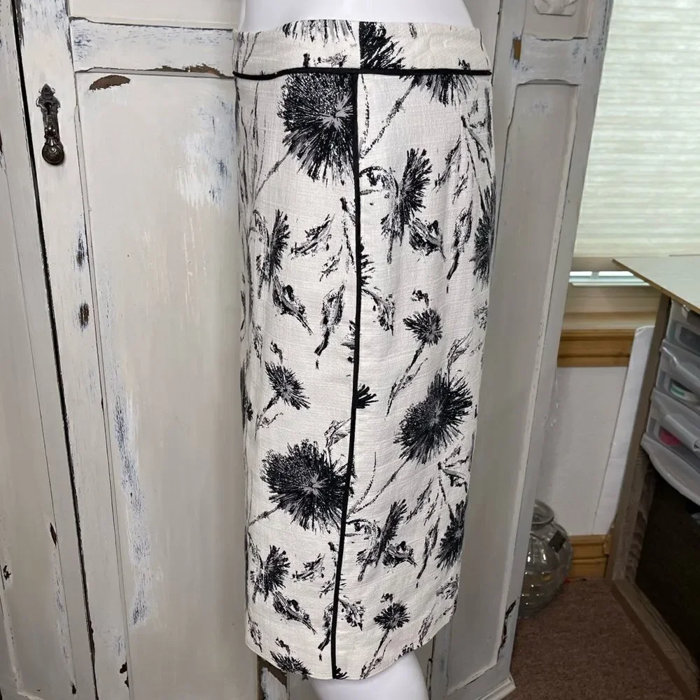 Halogen White with Black Floral Print Pencil Skirt
